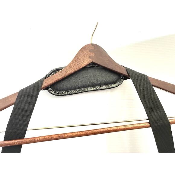 Samantha Brown Croc-Embossed Dowel Travel Bag Black/white - Picture 6 of 16